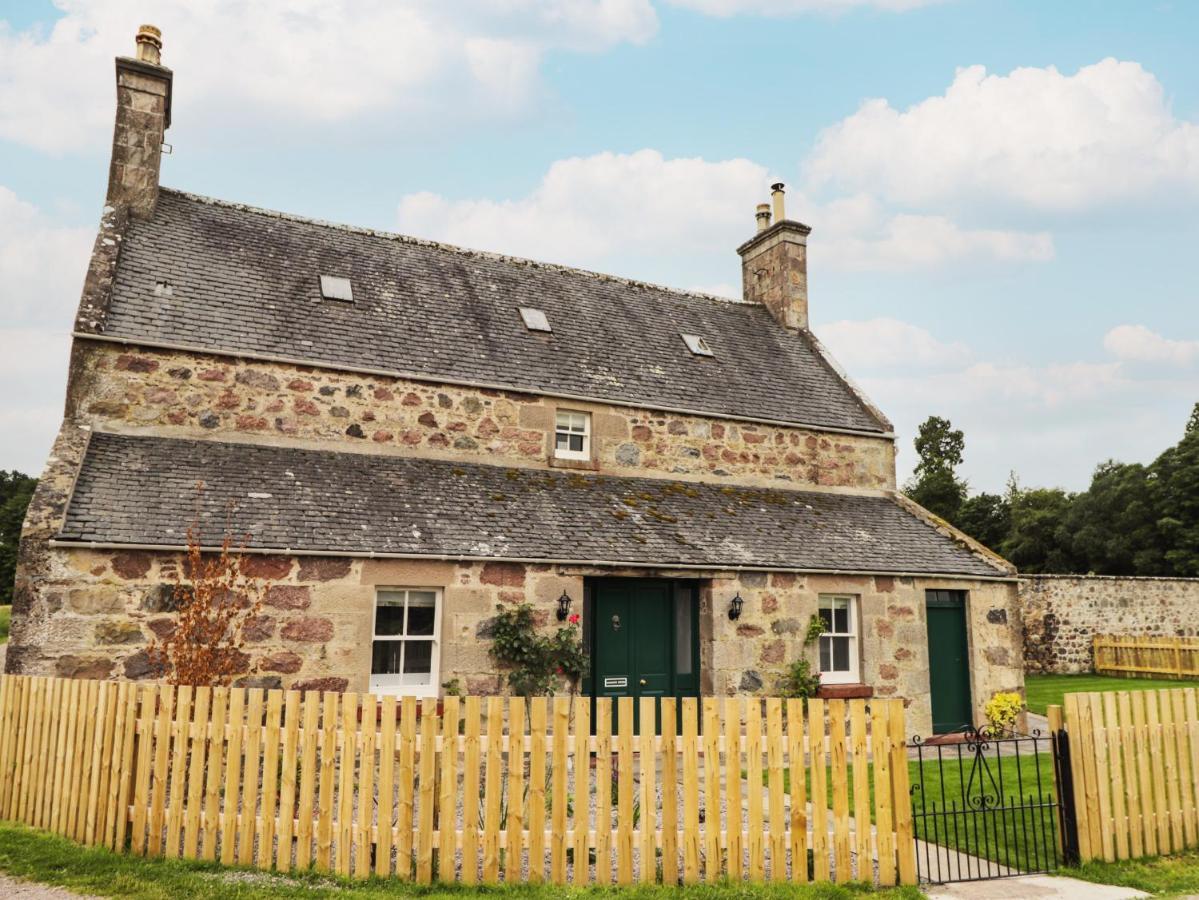 Garden House - Brodie Castle Villa Форес Екстериор снимка